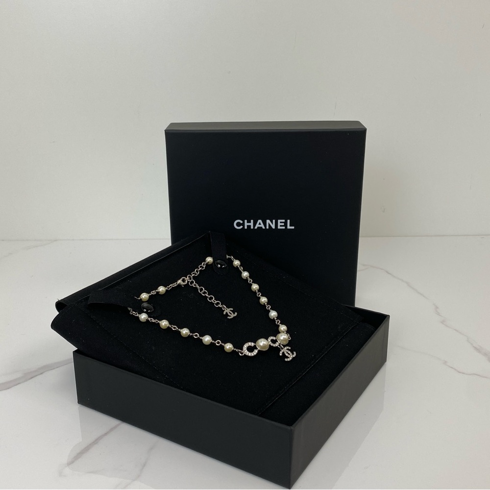 Chanel Crystal Pearl CC Choker - Picture 3 of 6